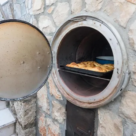 Gaestezimmer Fuer 2 Personen Ca 20 Qm In Stankovic Bei Orebic, Dalmatien Sueddalmatien *